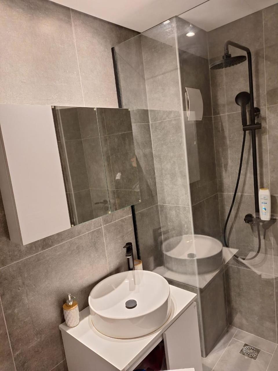 Stay Now, 600M From Acropolis Aten Exteriör bild